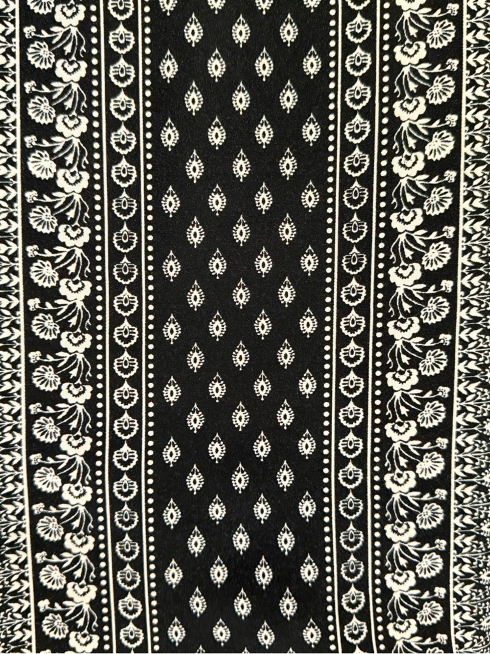 Old Navy Black and White Floral V-Neck Dress size Medium - Picture 4 of 7